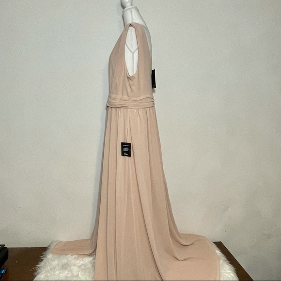 Lulu’s NWT Thoughts Of Hue Gardenia Formal Dress - Picture 7 of 12